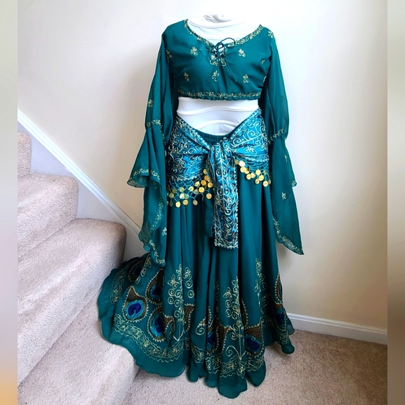 4 Peice Gypsy Bellydance Peacock Costume NWOT - Picture 4 of 16
